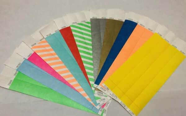 Schlichte Papier-Armbänder