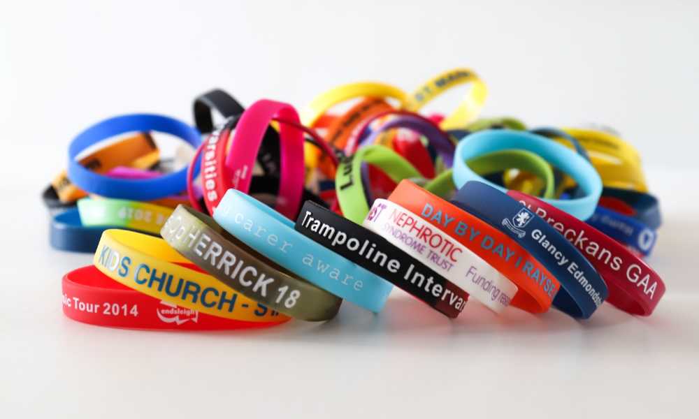 Armbänder für Schulen: Die Umgebung für neugierige Köpfe sicherer machen